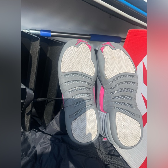 Jordan 12 Wolf Grey Vivid Pink Retro XII RARE 510815-029 Size 6.5 - Picture 9 of 9